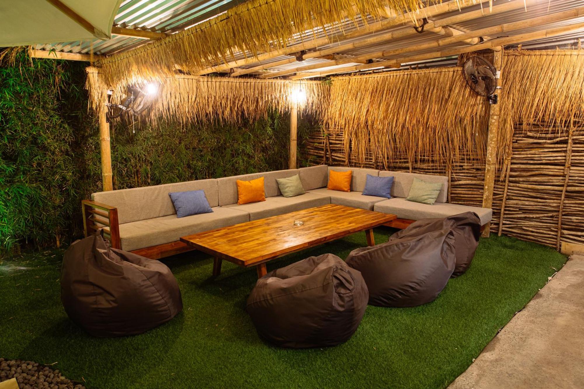 What The Duck Backpackers Canggu Exteriör bild