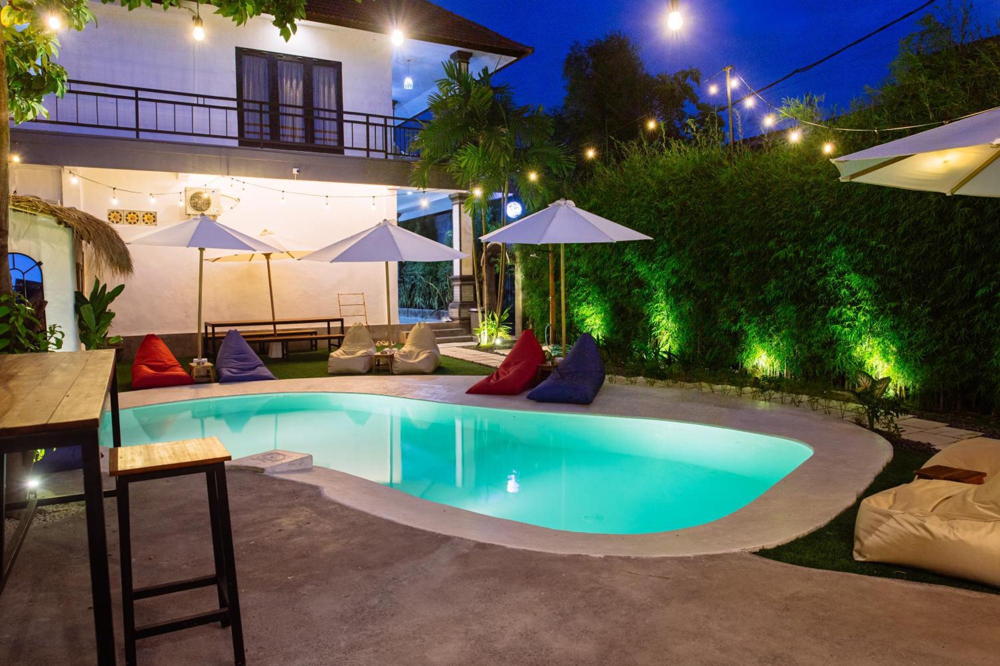 What The Duck Backpackers Canggu Exteriör bild
