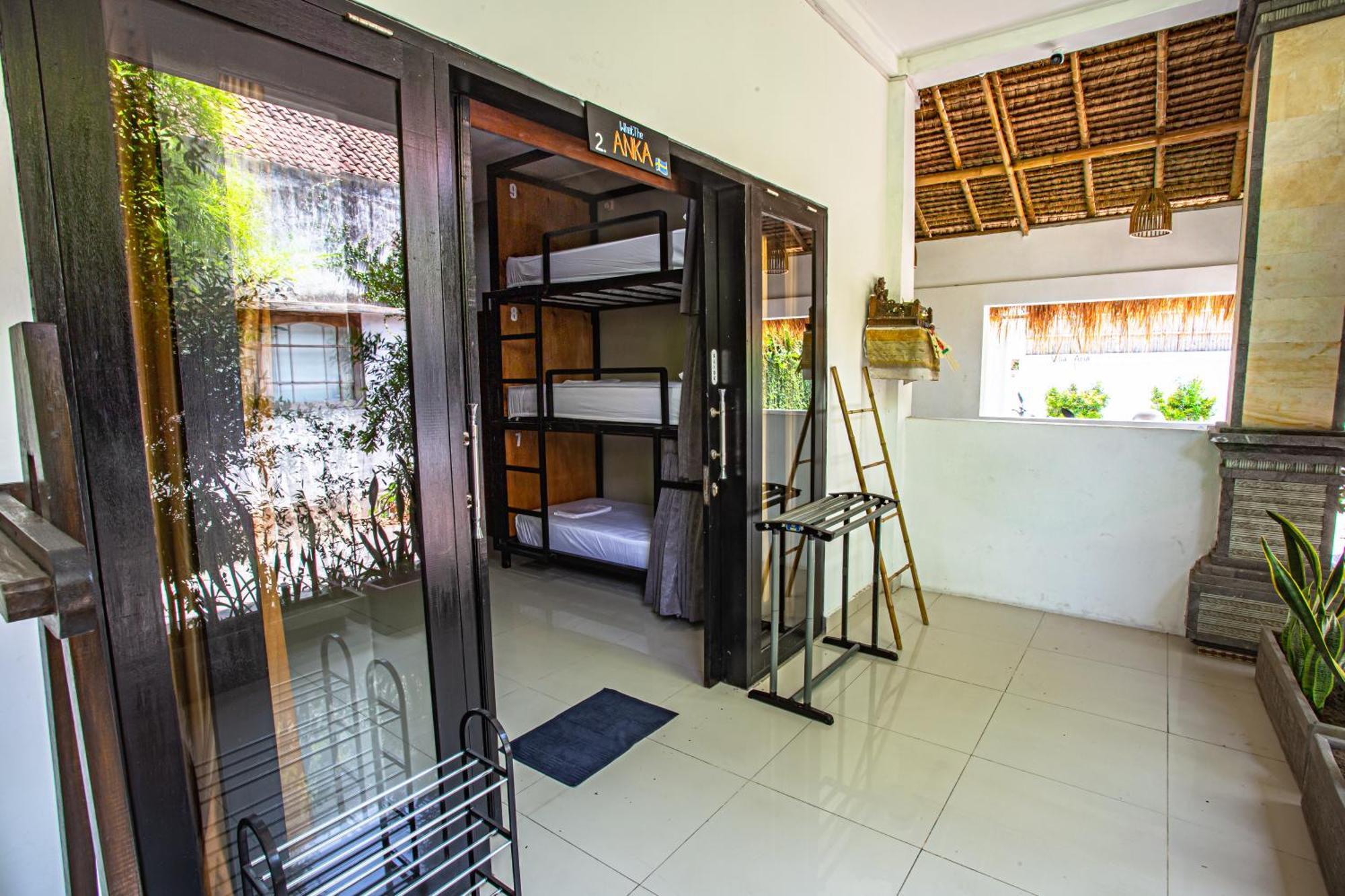 What The Duck Backpackers Canggu Exteriör bild