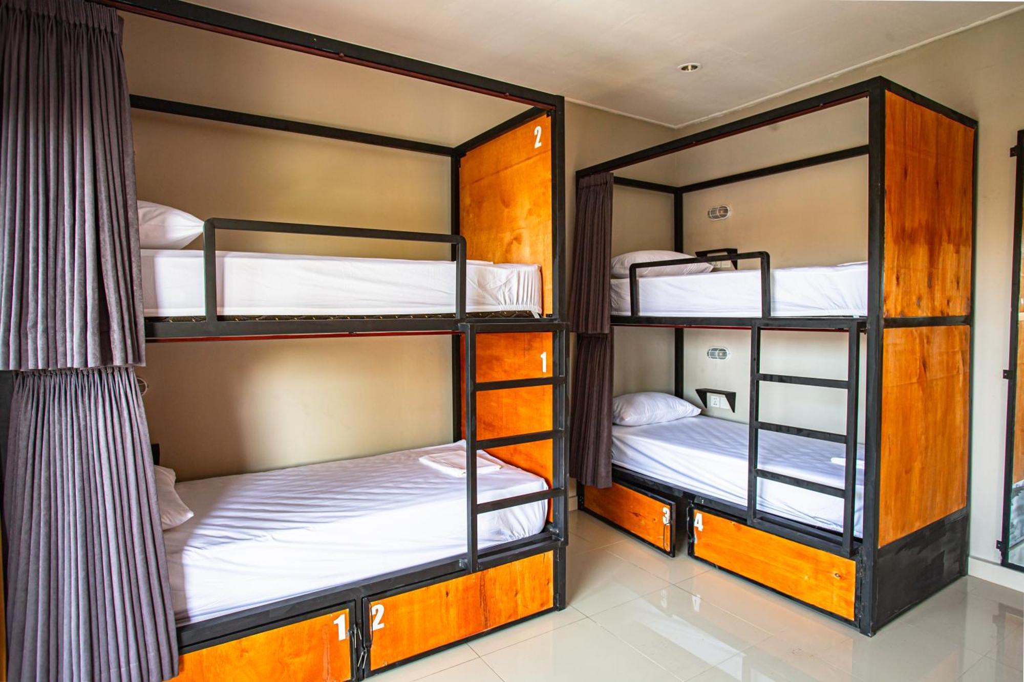 What The Duck Backpackers Canggu Exteriör bild