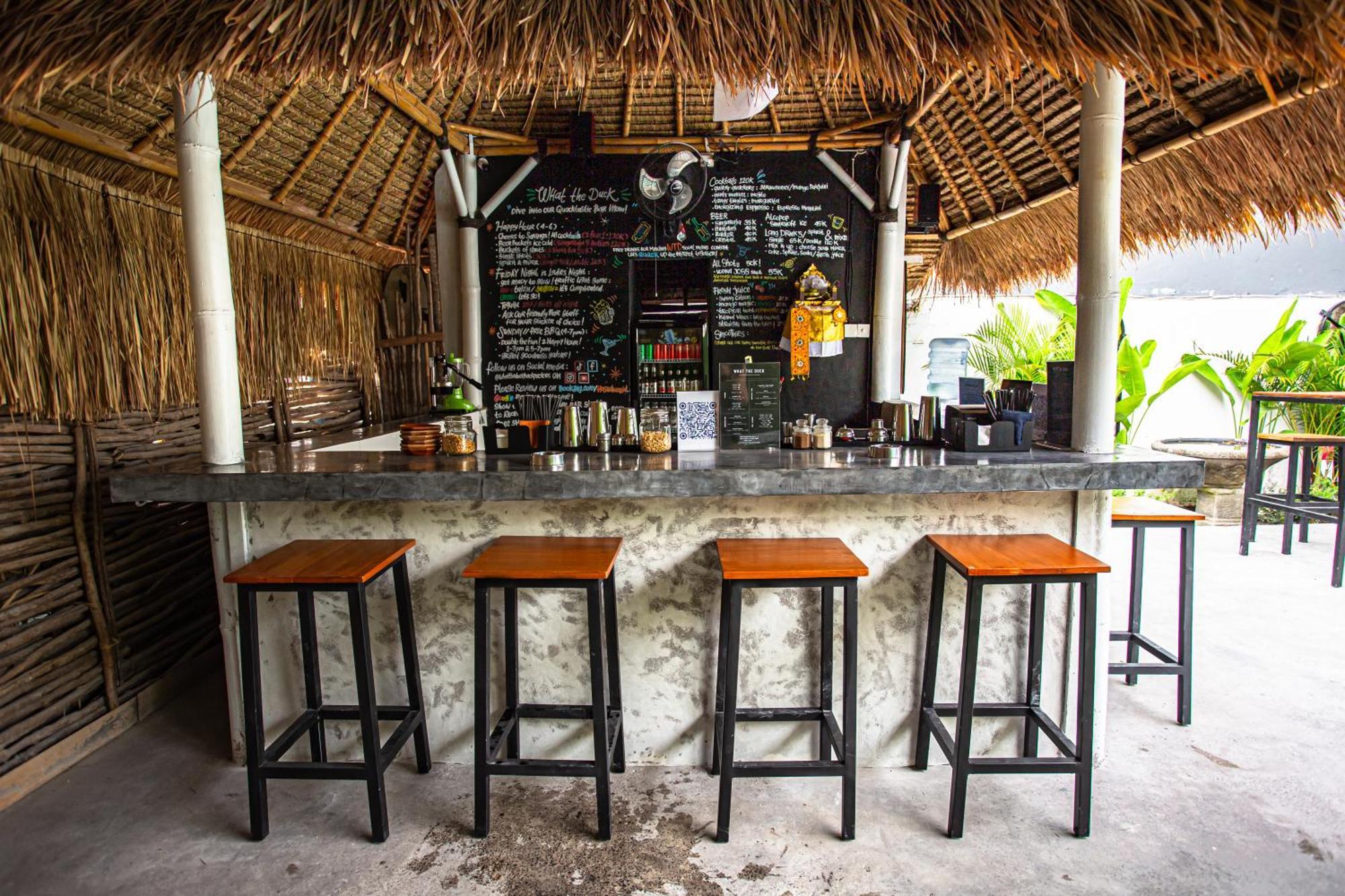 What The Duck Backpackers Canggu Exteriör bild