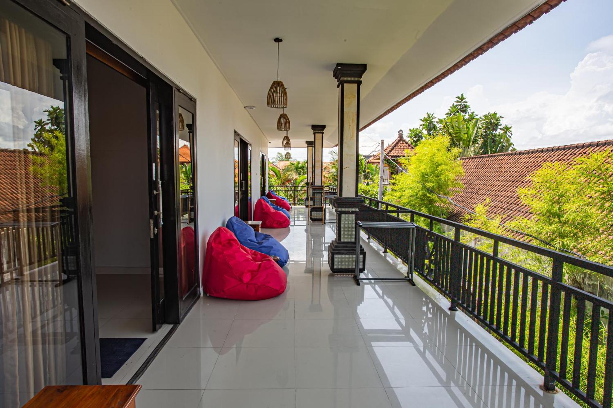 What The Duck Backpackers Canggu Exteriör bild